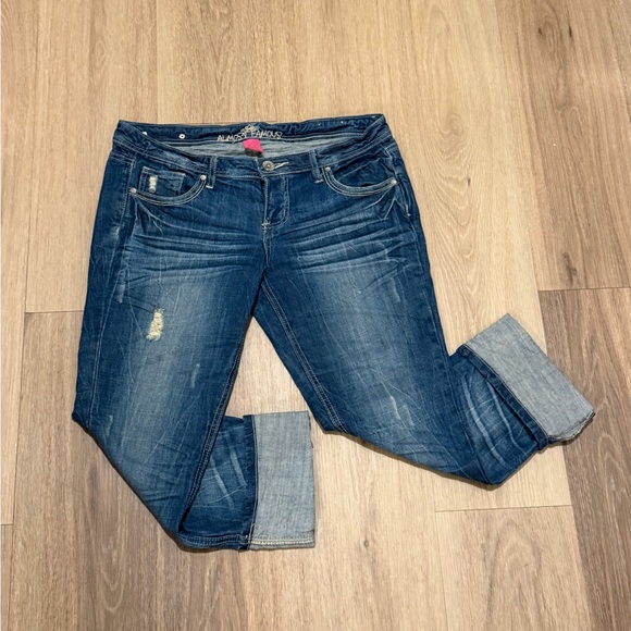 Almost Famous Denim - Almost Famous Dark Blue Capri Jeans size 9